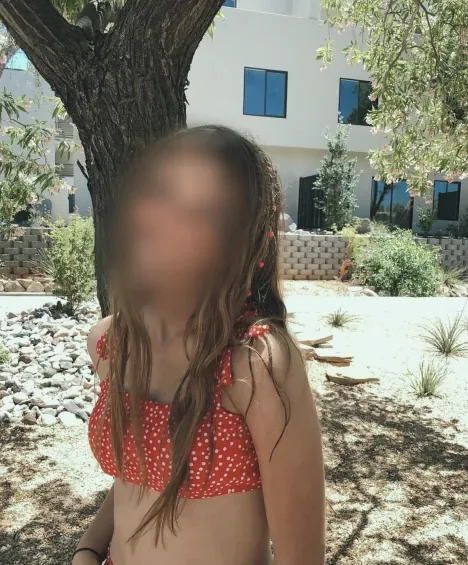 Dina, 19