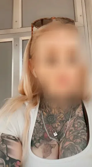 Ella, 37