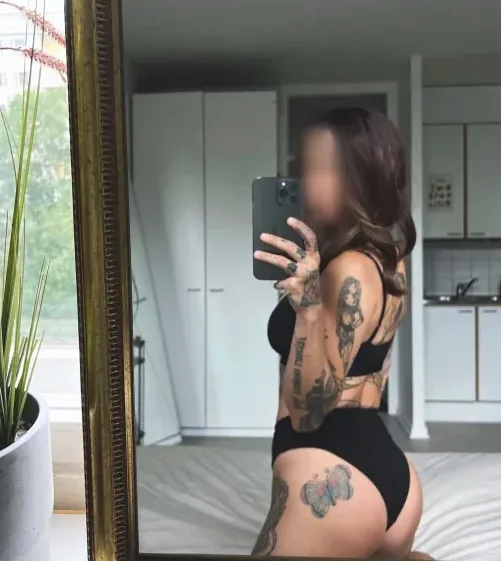 Evie, 27