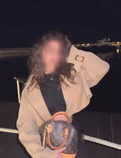 Holly, 29