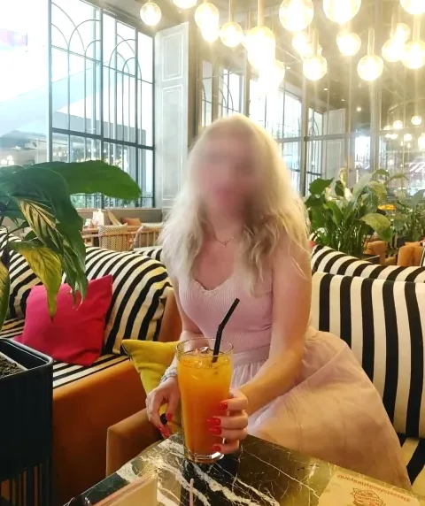 Kirsty, 38