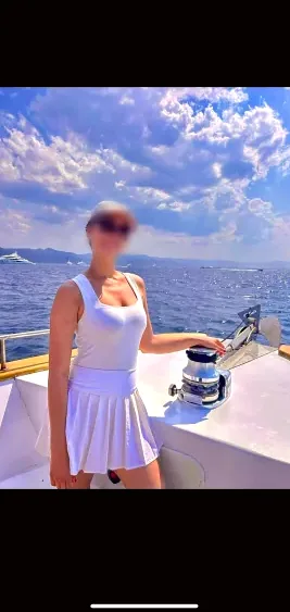 Lauren, 33