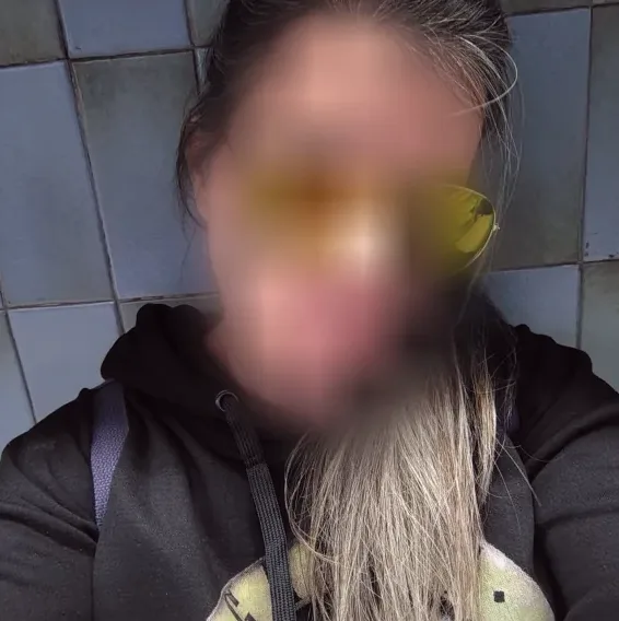 Nicola, 39