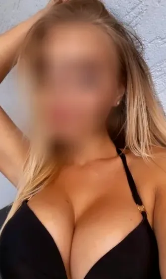 Olivia, 28