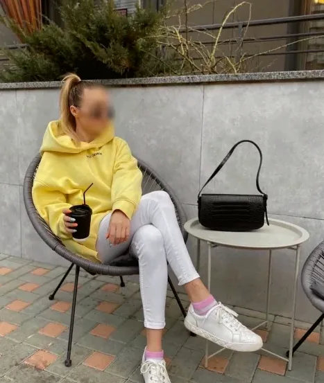 Olivia, 35