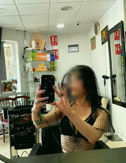 Sadia, 33