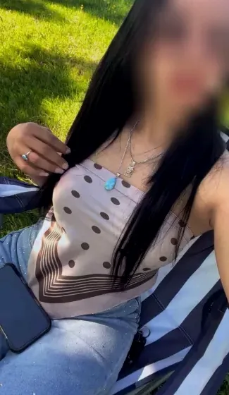 Sadia, 25